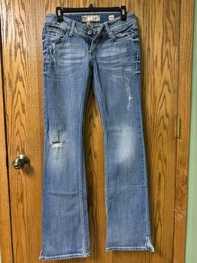 Stellah Light Blue Distressed Jeans